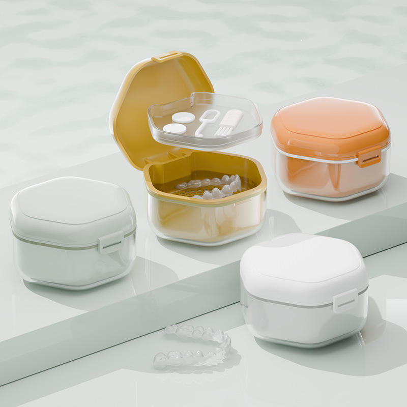 TrayVersa aligner case open with tray